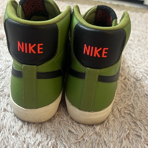 USED NIKE BLAZERS - Picture 4 of 4